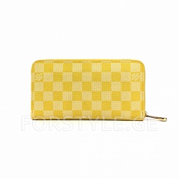 Louis Vuitton-ის ტყავის საფულე 3354